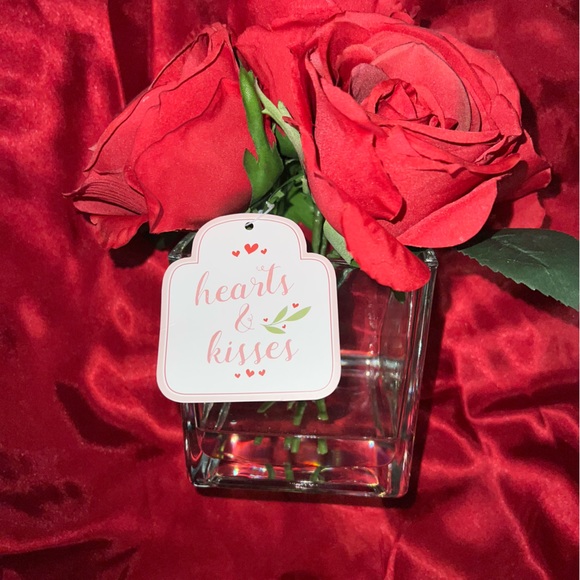 Collection Roses🌹Glass Vase. NWT - Picture 1 of 7